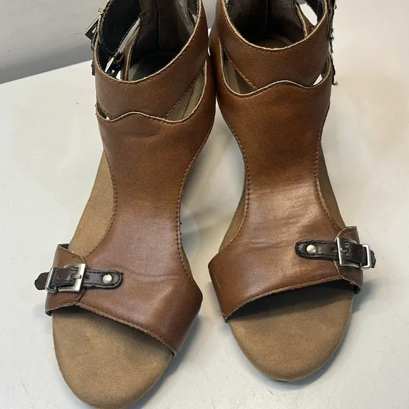 Aerosoles A2 Heelrest Mayflower Wedge Brown Faux Leather Ankle Zip Sandals, 6 - Picture 4 of 11